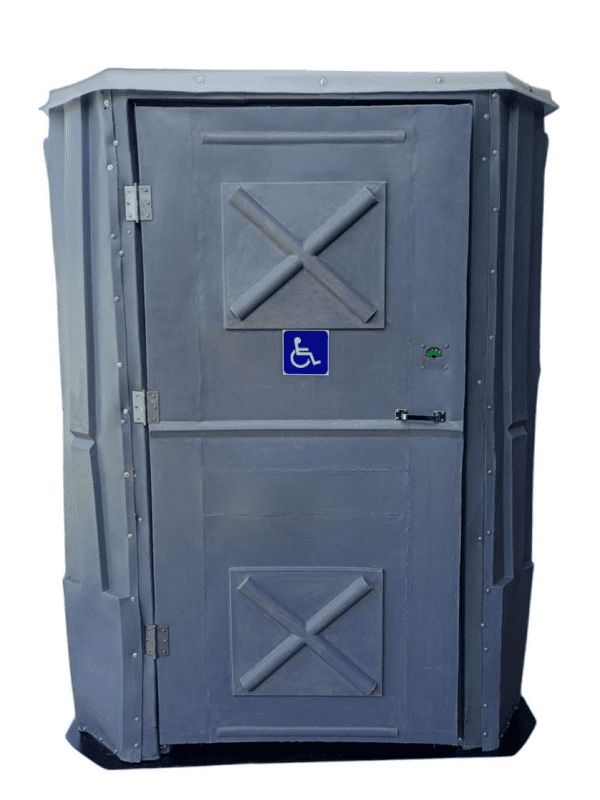 Banheiro Químico Acessível - Rampa e Barras